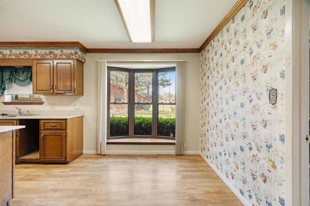 695 20th Street Property Photo 8