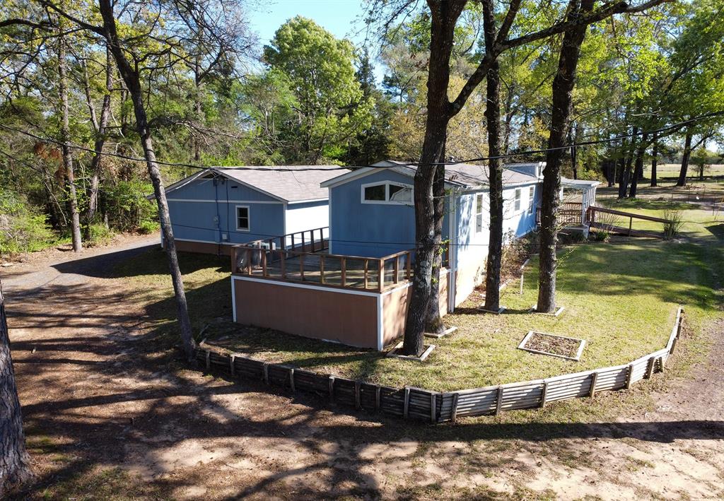 2781 Lake Breeze Drive Property Photo 3