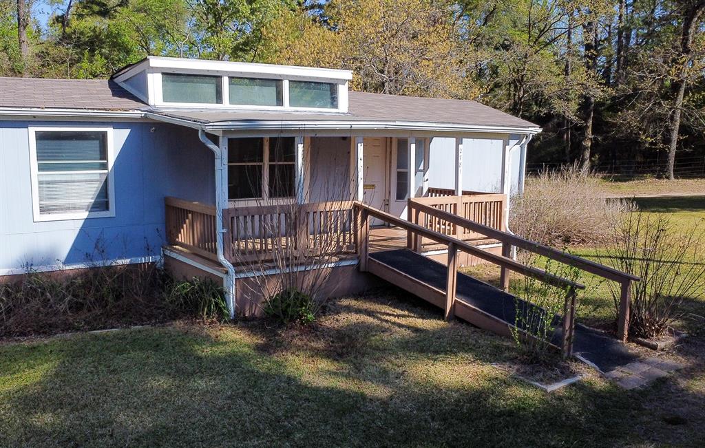 2781 Lake Breeze Drive Property Photo 4