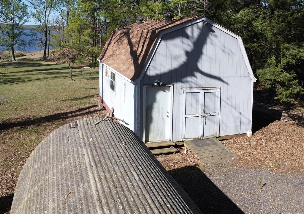 2781 Lake Breeze Drive Property Photo 8
