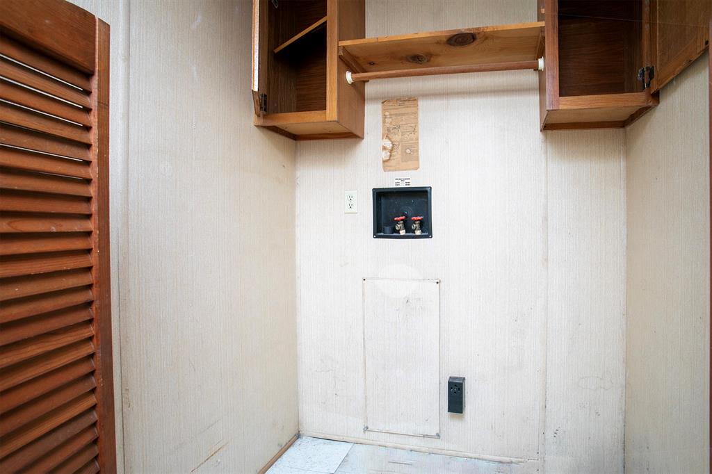 2781 Lake Breeze Drive Property Photo 32