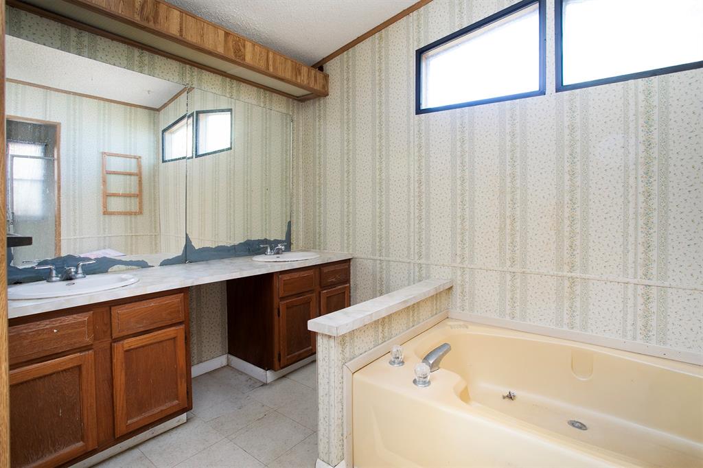 2781 Lake Breeze Drive Property Photo 35