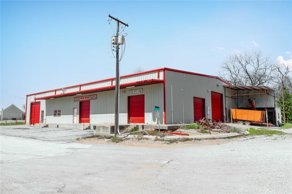 117 E. Bivar Property Photo 4
