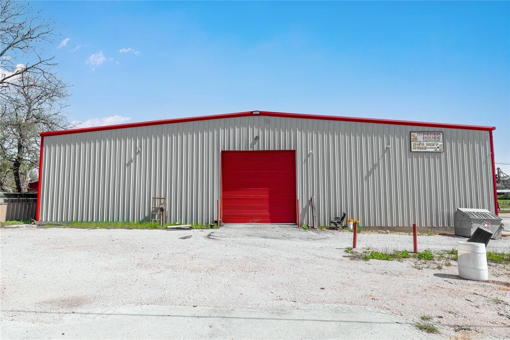 117 E. Bivar Property Photo 8