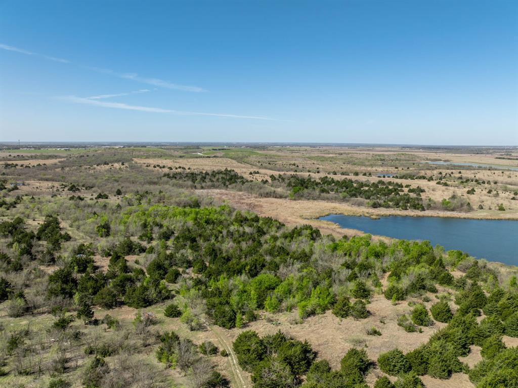 930 Lakeside Drive Property Photo 3