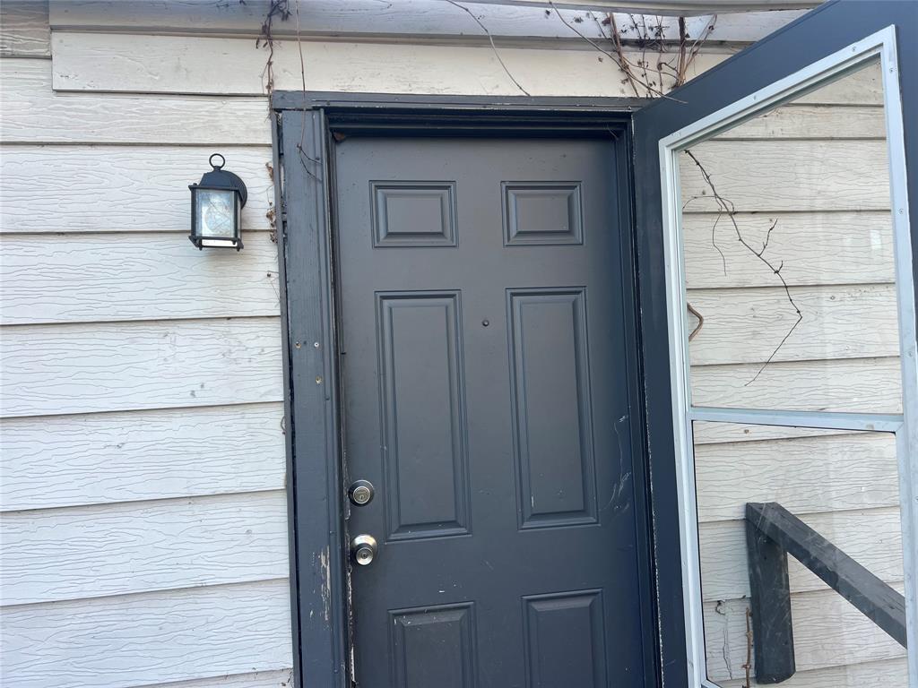 4509 Sandage Avenue Property Photo 4