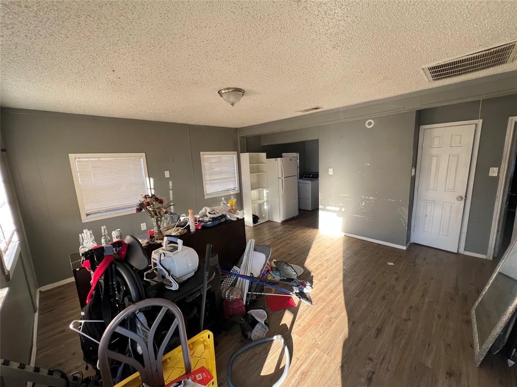 4509 Sandage Avenue Property Photo 11