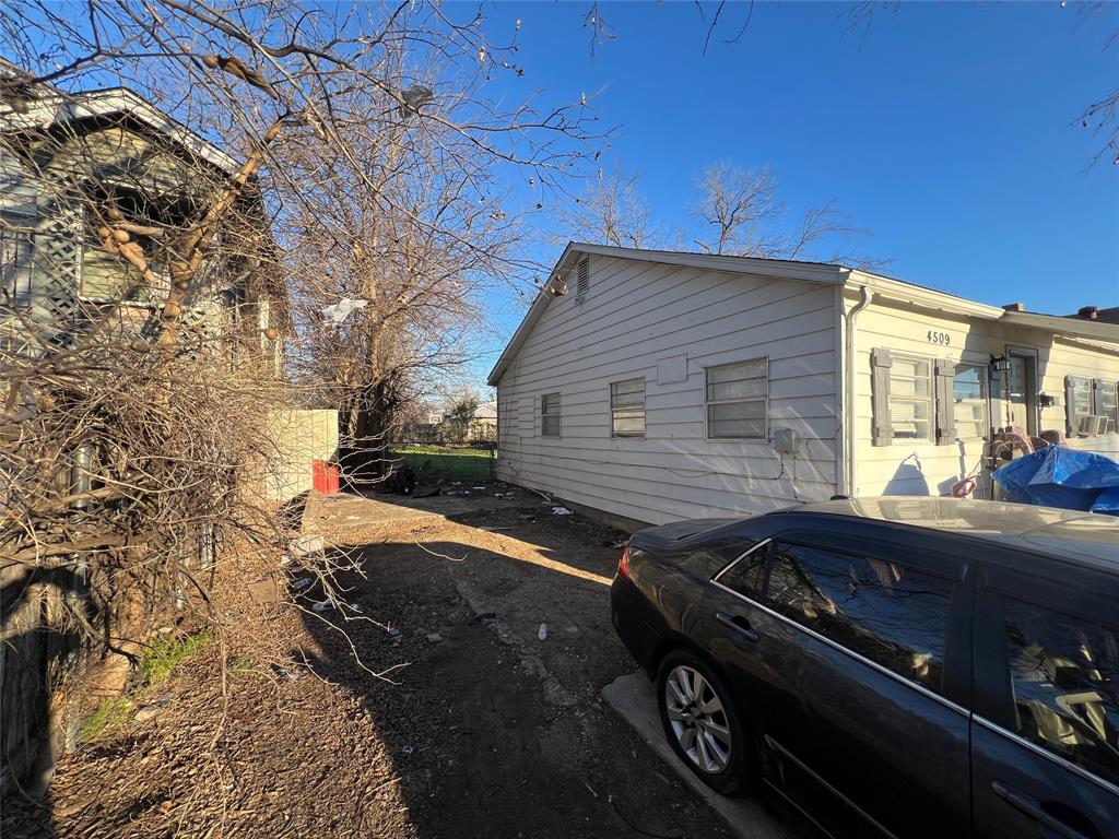 4509 Sandage Avenue Property Photo 16