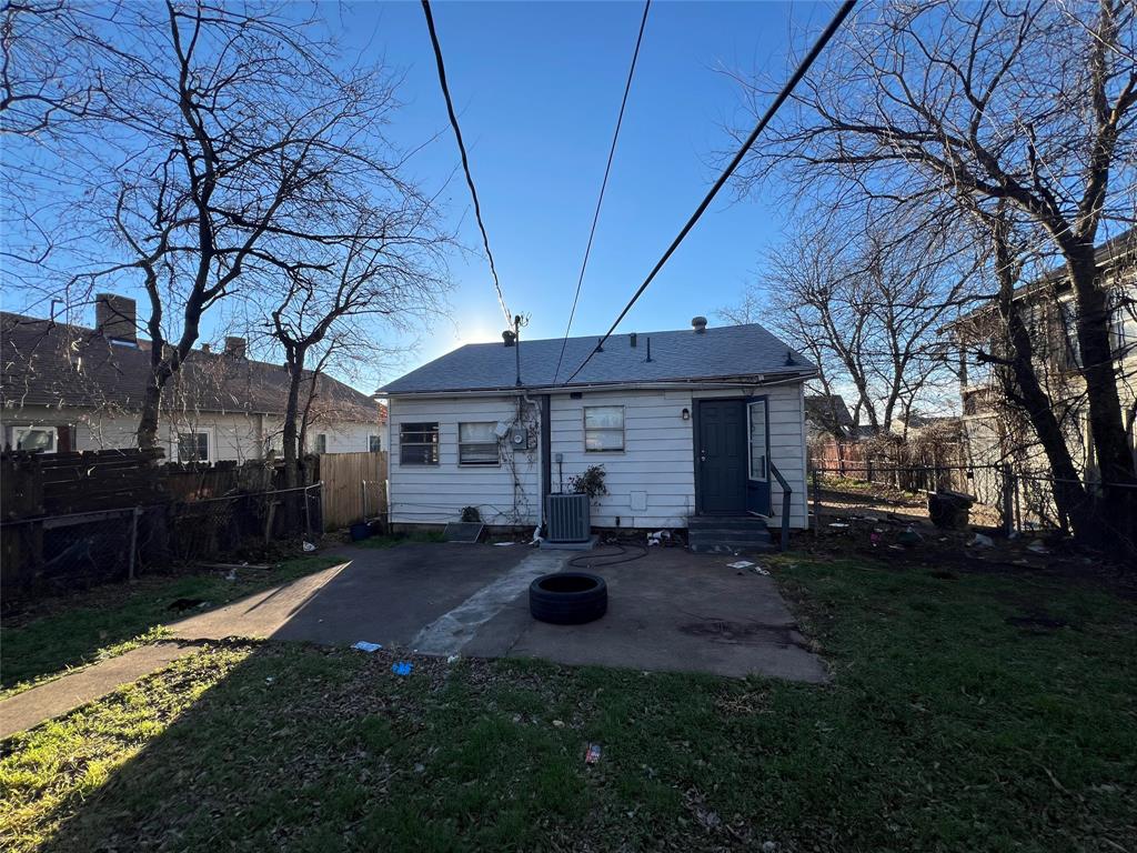 4509 Sandage Avenue Property Photo 22