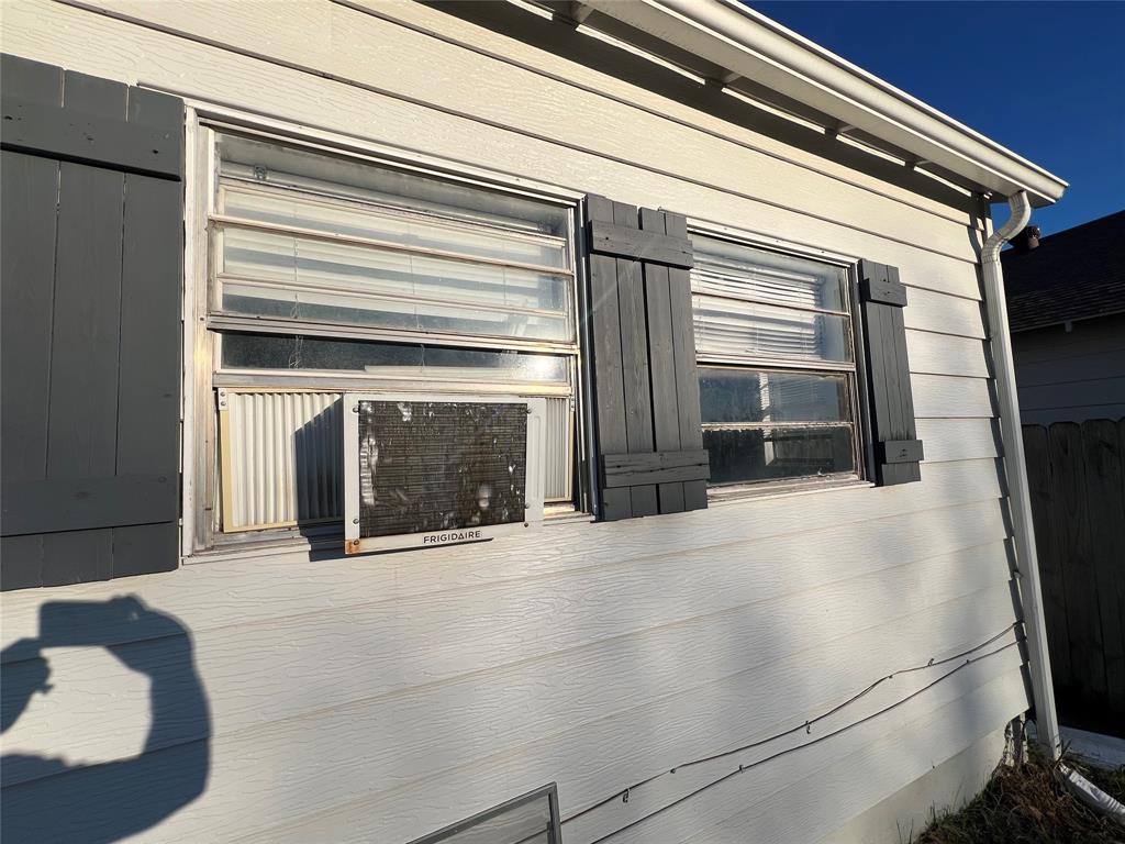 4509 Sandage Avenue Property Photo 26