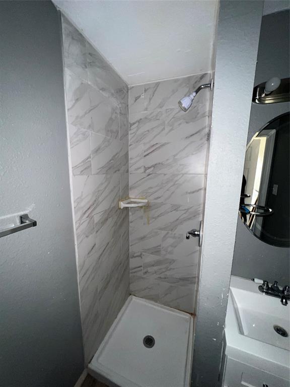 4509 Sandage Avenue Property Photo 29