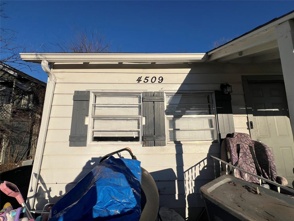 4509 Sandage Avenue Property Photo 38
