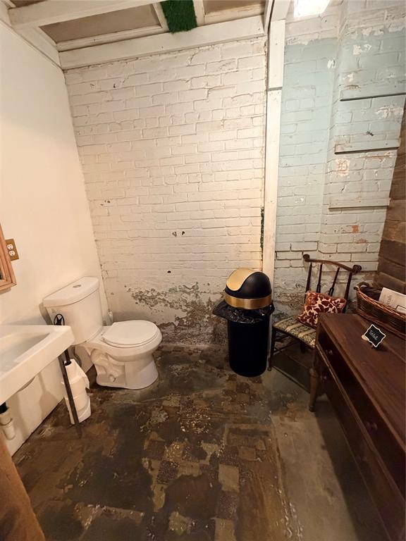 107 N Oak Street Property Photo 31