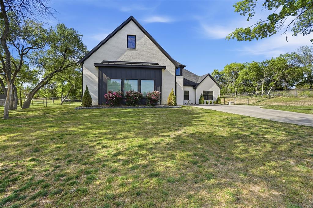 305 Glade Valley Road Property Photo 3