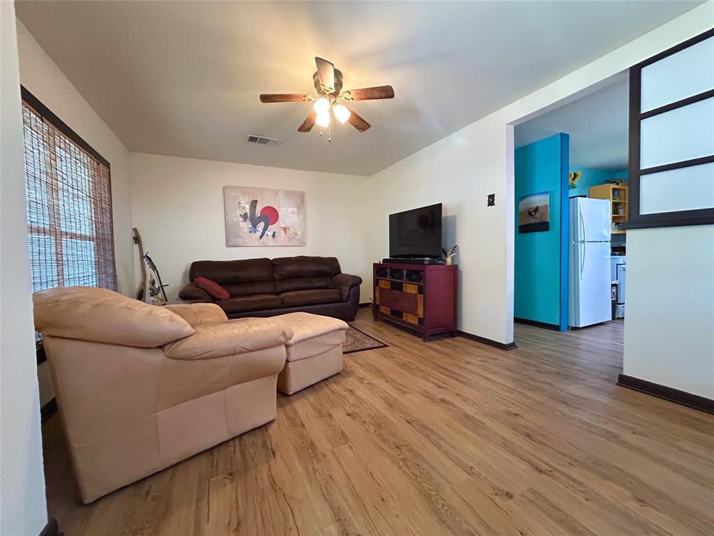 516 Harlem Avenue Property Photo 4