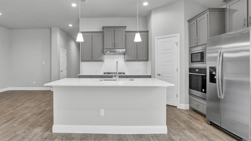 2616 Goldfinch Drive Property Photo 3