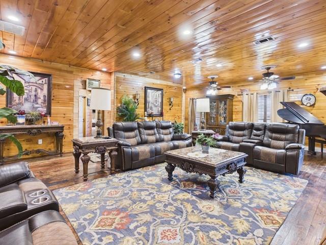 6421 Cr 3715 Property Photo 4