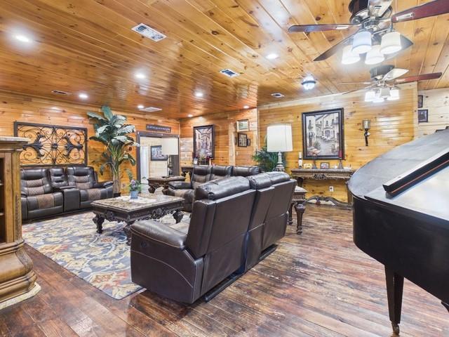 6421 Cr 3715 Property Photo 5