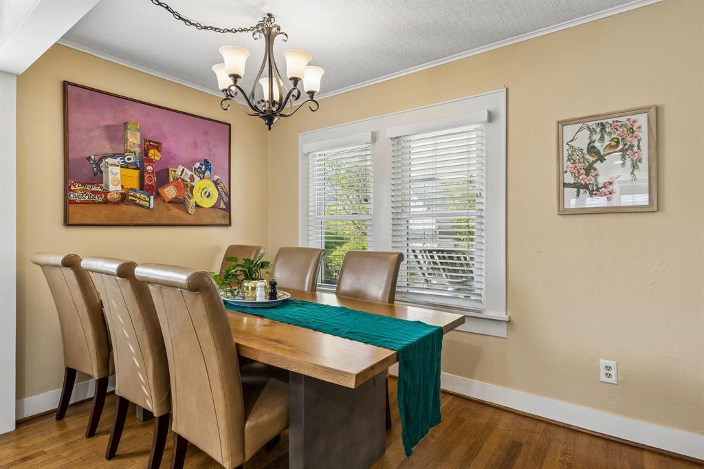 2235 Mistletoe Boulevard Property Photo 5