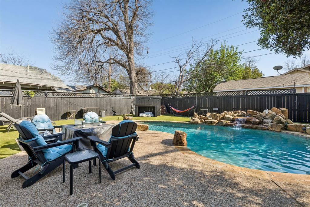 2235 Mistletoe Boulevard Property Photo 22