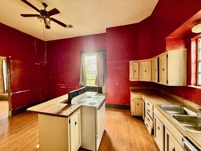 950 W Bonham Avenue Property Photo 11