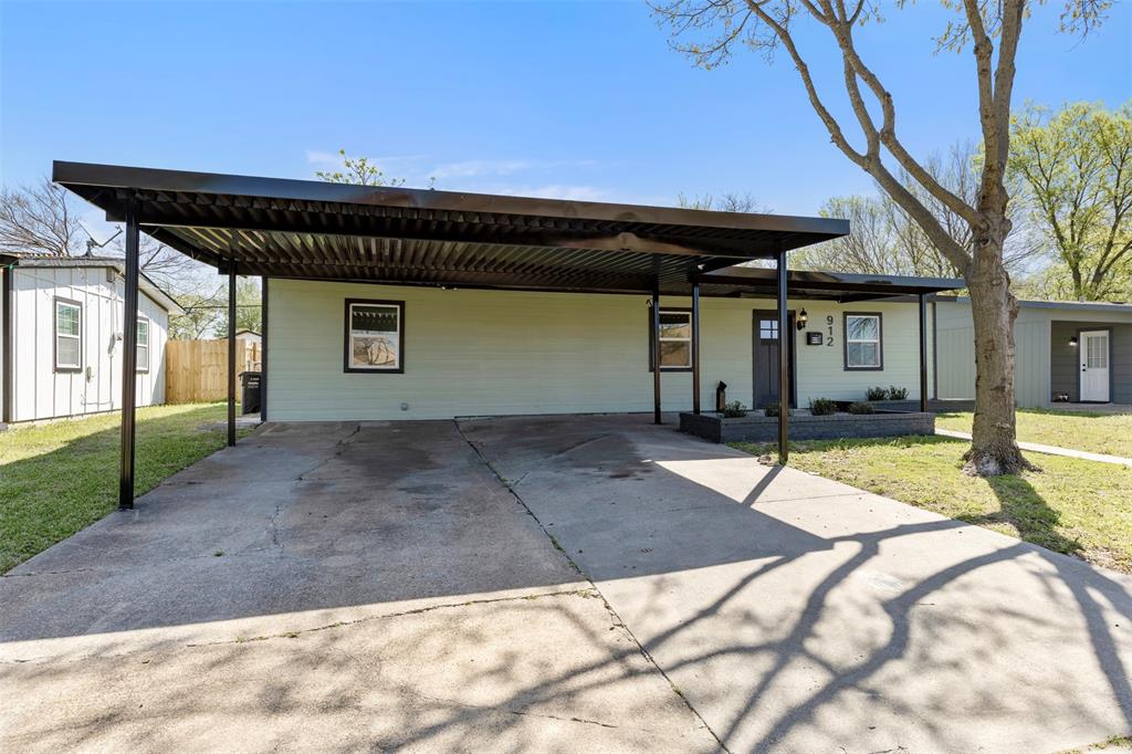 912 Wilkinson Drive Property Photo 1
