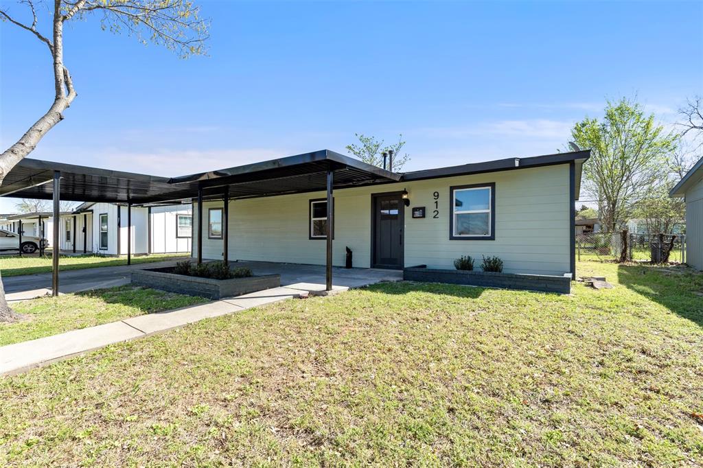 912 Wilkinson Drive Property Photo 3