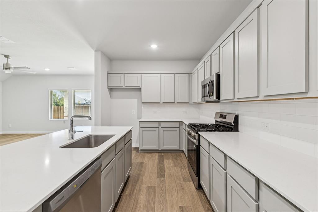 2107 Sunshining Road Property Photo 8