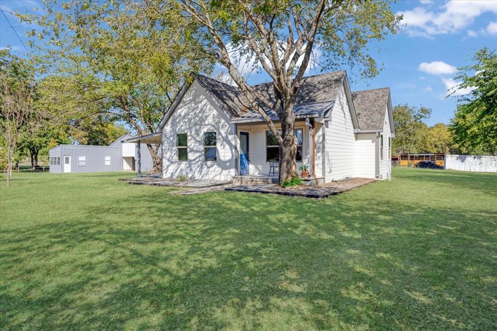 402 W Sam Rayburn Road Property Photo 3