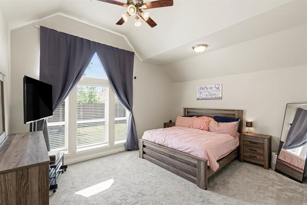 1423 Daisy Corner Drive Property Photo 6