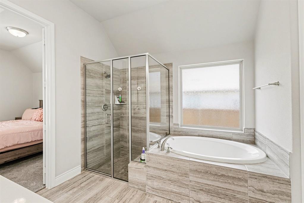1423 Daisy Corner Drive Property Photo 8