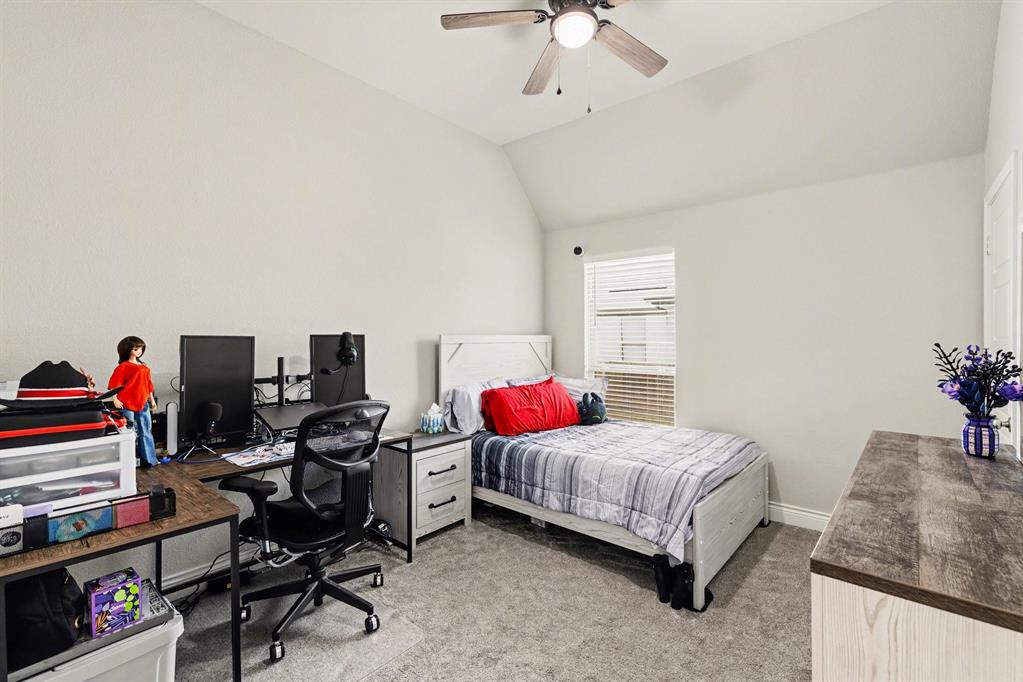 1423 Daisy Corner Drive Property Photo 10