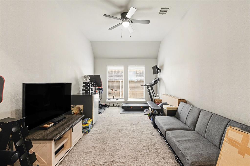 1423 Daisy Corner Drive Property Photo 13