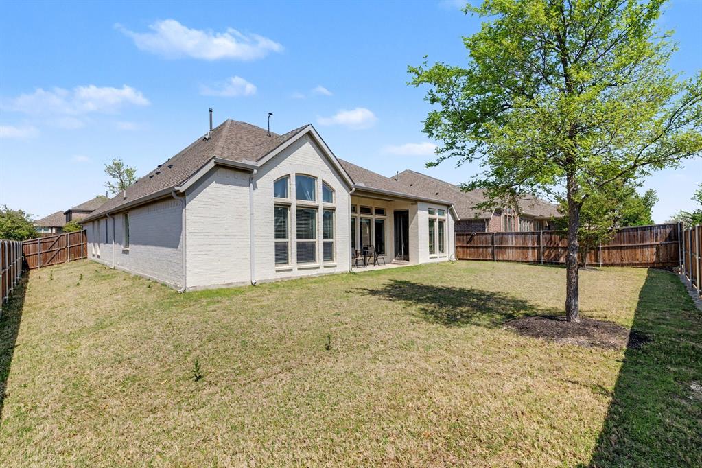 1423 Daisy Corner Drive Property Photo 16