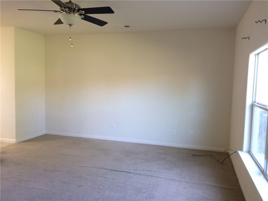 196 Dodge City Trail Property Photo 2