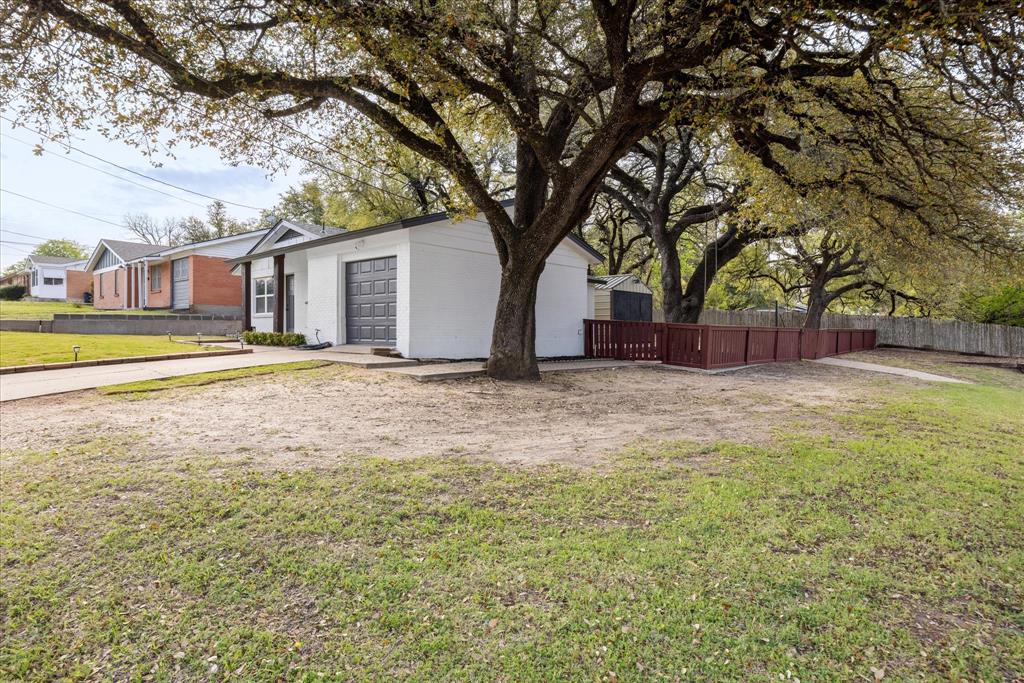 602 E 4th Street Property Photo 4