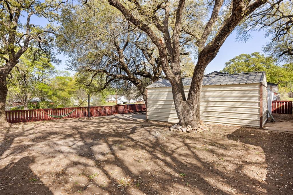 602 E 4th Street Property Photo 27