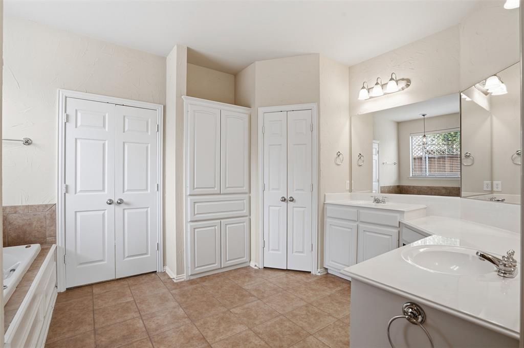 2013 Chessington Lane Property Photo 6