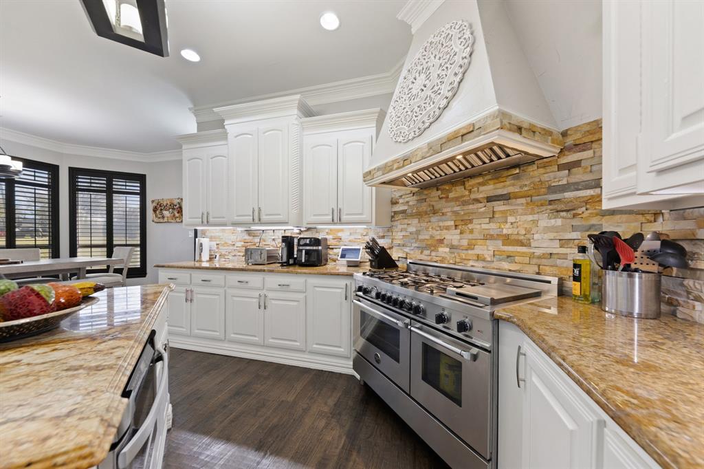 332 Sedona Falls Drive Property Photo 10