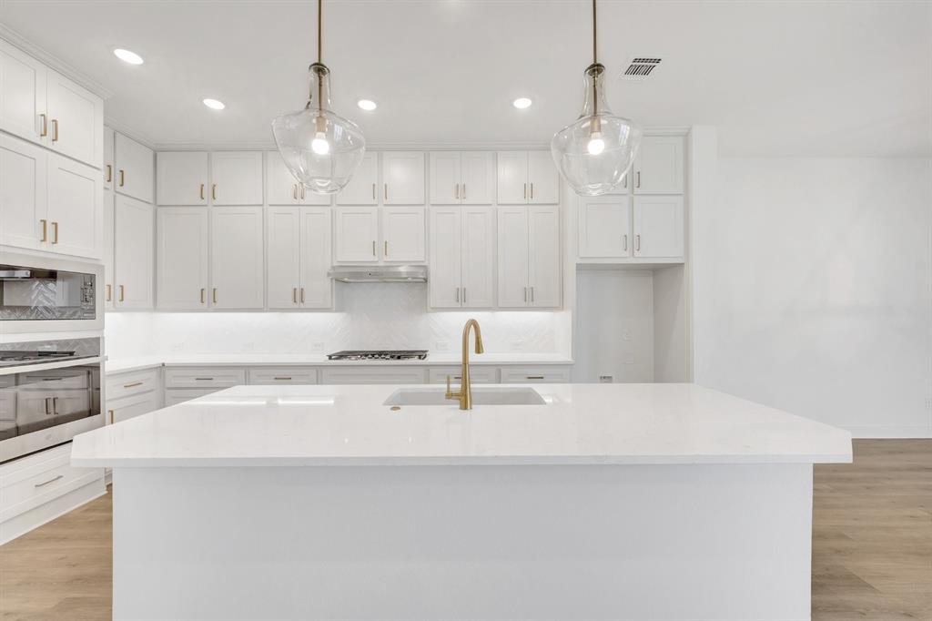 1321 Roundup Way Property Photo 9