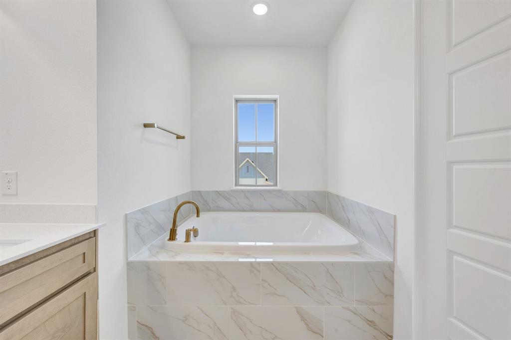 1321 Roundup Way Property Photo 25