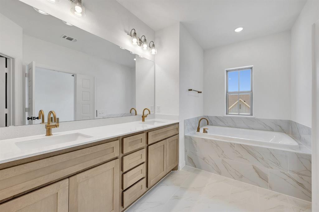 1321 Roundup Way Property Photo 27