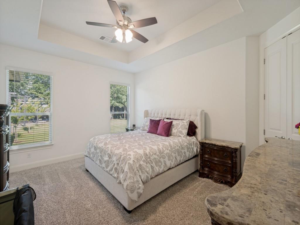 102 White Oak Drive Property Photo 8
