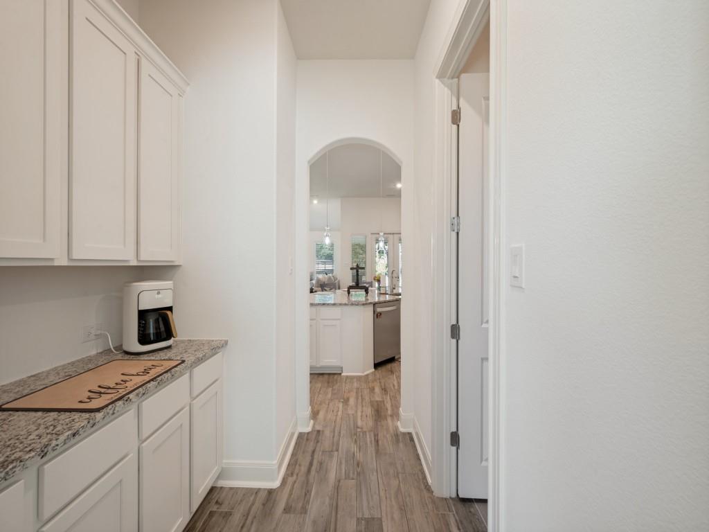 102 White Oak Drive Property Photo 15