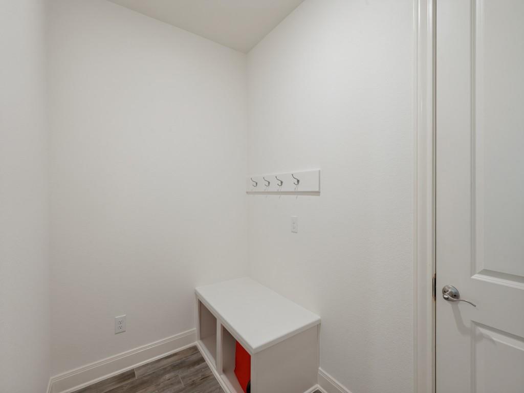 102 White Oak Drive Property Photo 33