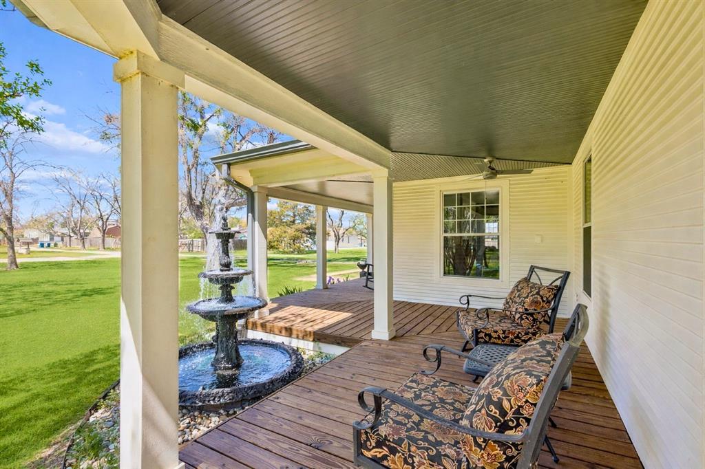 110 S Walnut Property Photo 3