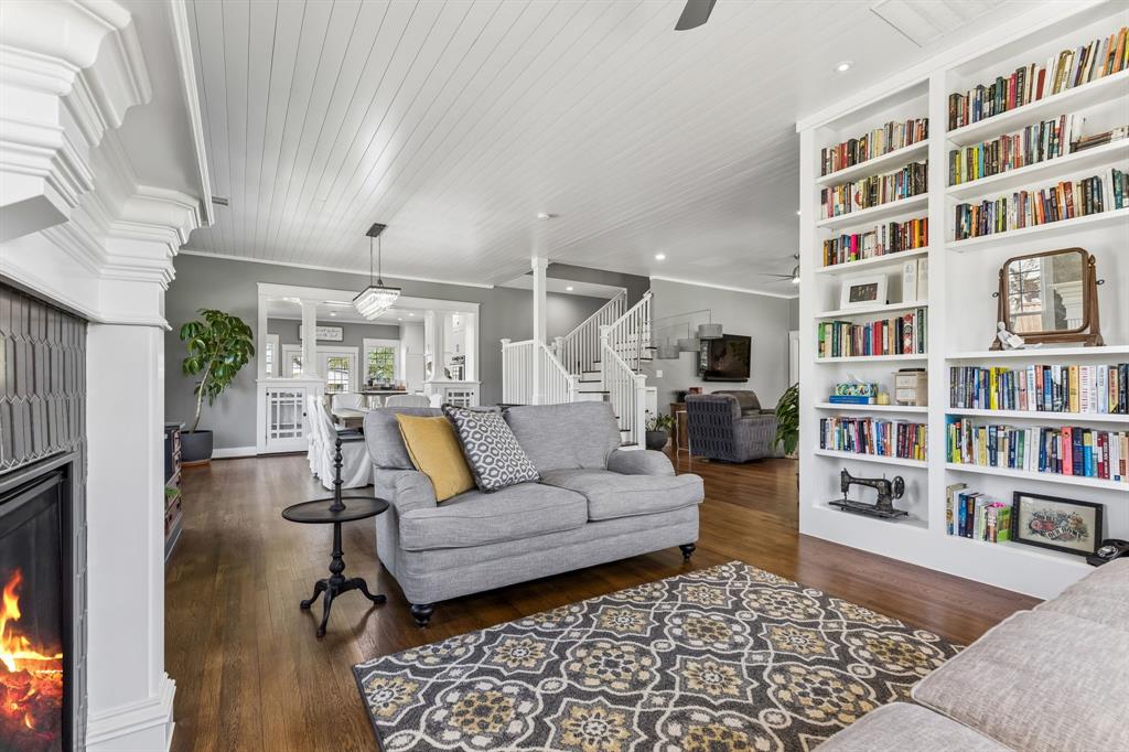 110 S Walnut Property Photo 8