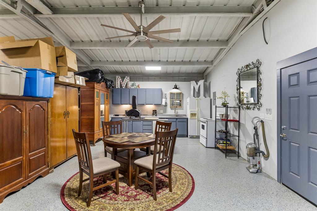 110 S Walnut Property Photo 36
