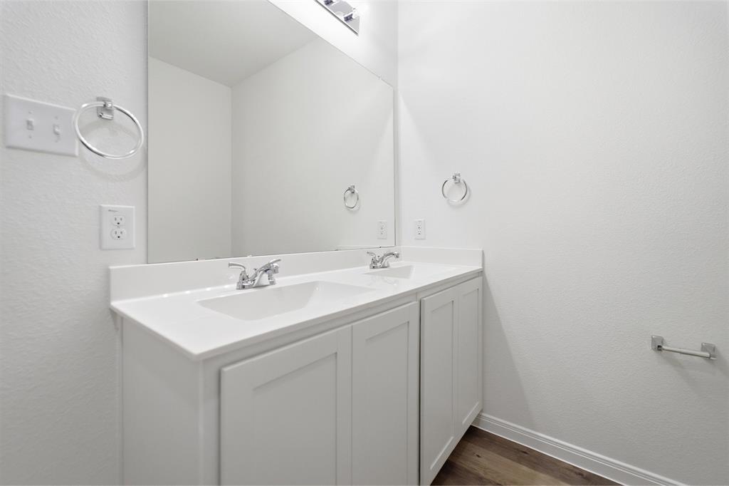 5207 Millbrook Drive Property Photo 17