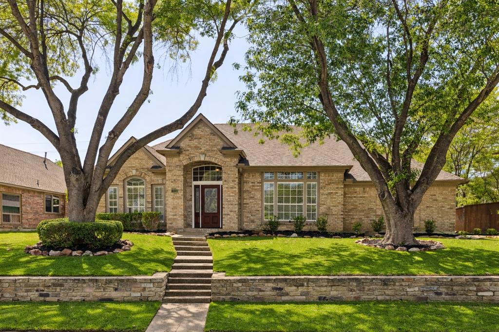 821 Shorewood Drive